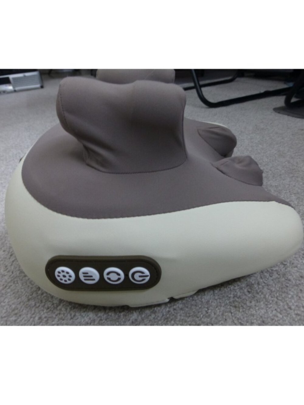 HiZoo 4-prong neck massager pillow - Picture 6 of 16